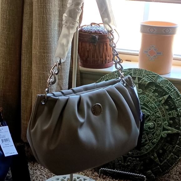 Kendall and Kylie shoulder bag - Picture 1 of 5